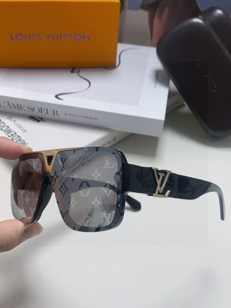 SunProtective Louis Vuitton Sunglasses 280820