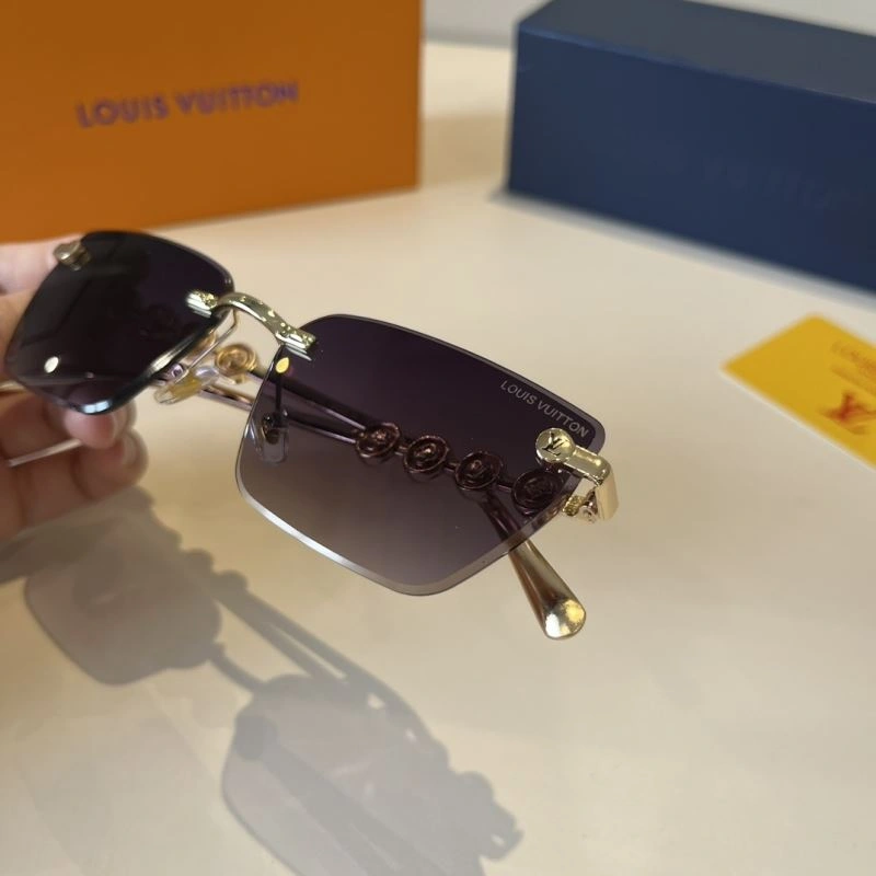 Versatile Louis Vuitton Sunglasses 280810