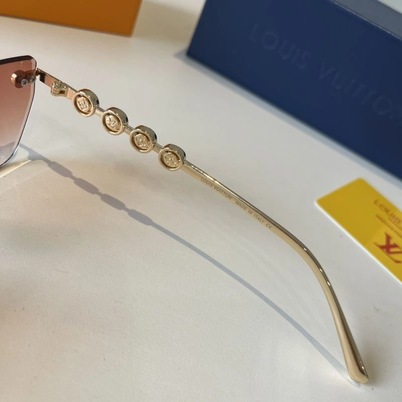 Louis Vuitton Sunglasses Casual 280808