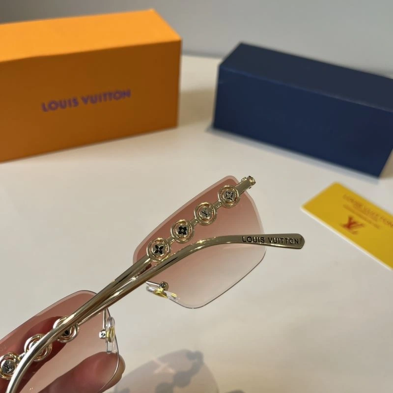Louis Vuitton Sunglasses Casual 280808