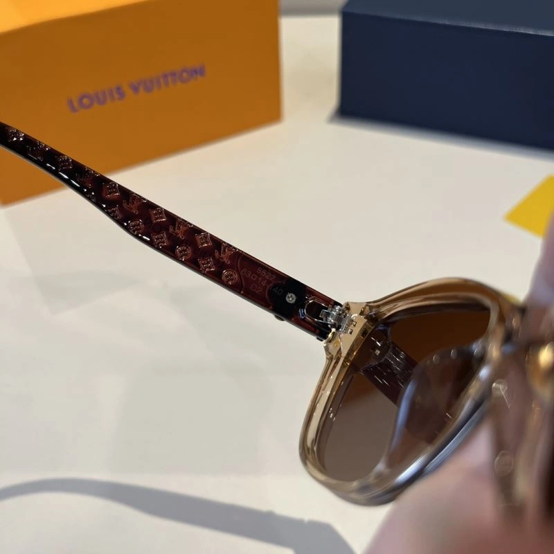 Louis Vuitton Sunglasses Cozy 280811