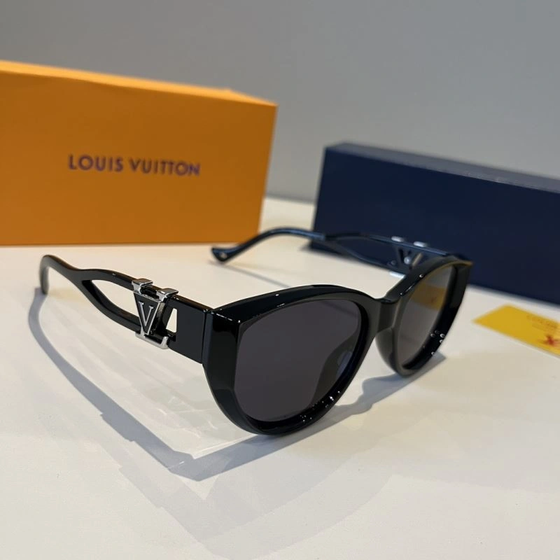Louis Vuitton Sunglasses Fashionable 280806
