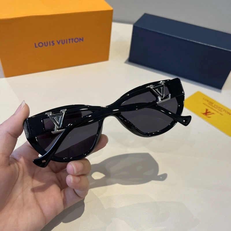 Louis Vuitton Sunglasses Fashionable 280806