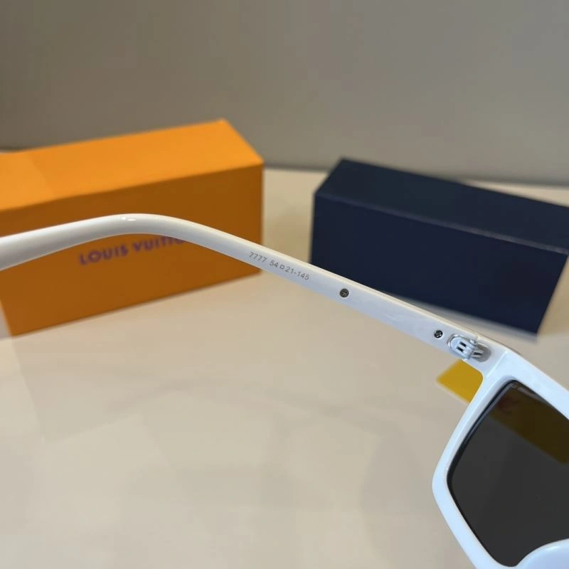 Louis Vuitton Sunglasses StreetReady 280802