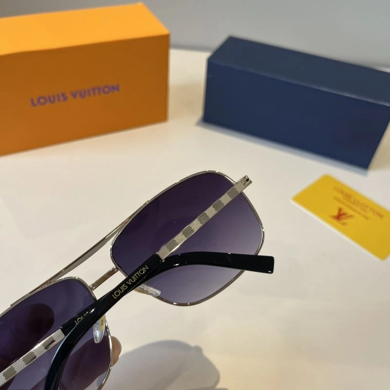 Packable Louis Vuitton Sunglasses 280778