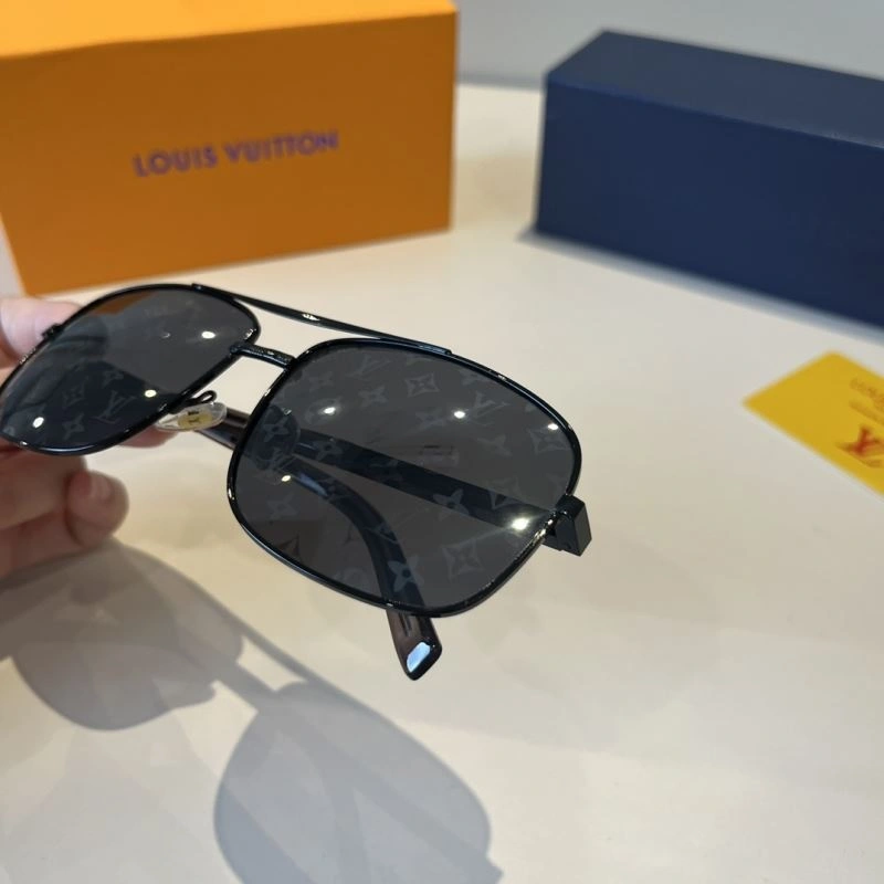 Louis Vuitton Sunglasses EyeCatching 280772