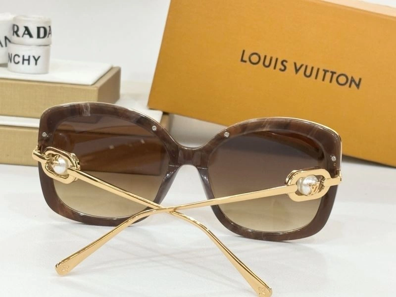 Louis Vuitton Sunglasses ZipUp 281223