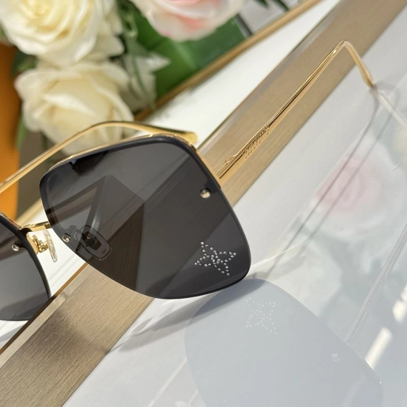 Louis Vuitton Sunglasses Practical 281220