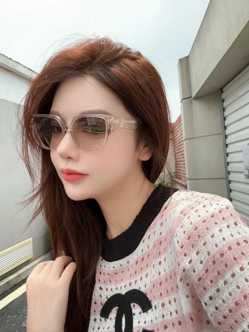 Louis Vuitton Sunglasses Bold 281200