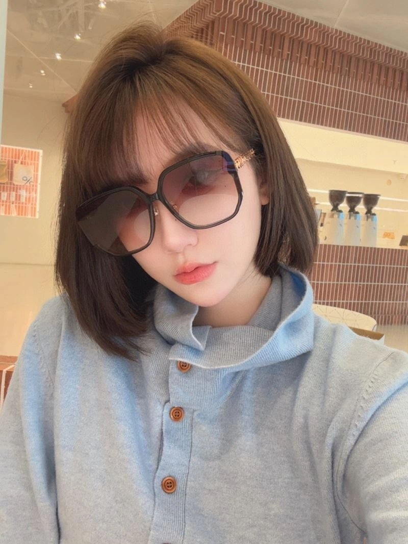 Louis Vuitton Sunglasses UrbanChic 281195