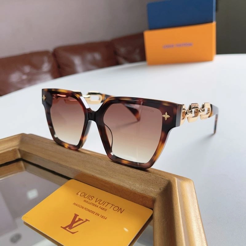 Louis Vuitton Sunglasses Bright 281201