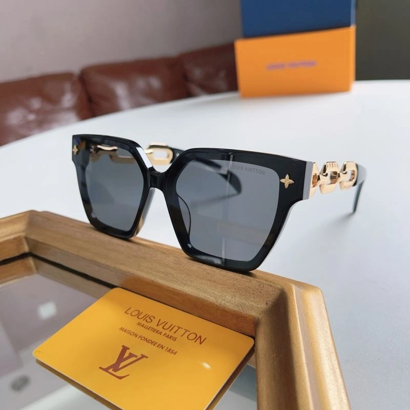 Louis Vuitton Sunglasses Bright 281201