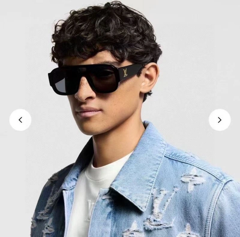 Louis Vuitton Sunglasses Versatile 281204