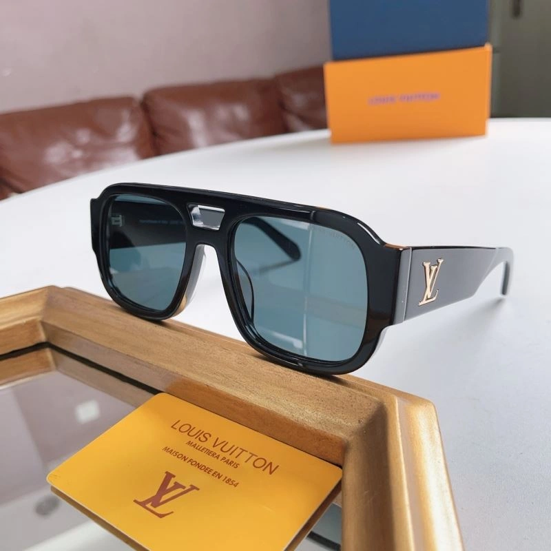 Louis Vuitton Sunglasses Versatile 281204
