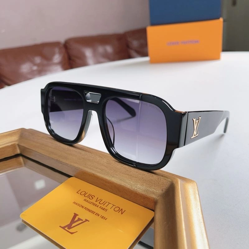 Louis Vuitton Sunglasses Versatile 281204