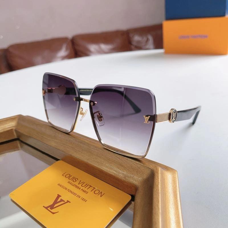 Stylish Louis Vuitton Sunglasses 281174