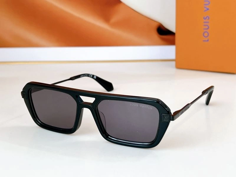 EyeCatching Louis Vuitton Sunglasses 281153