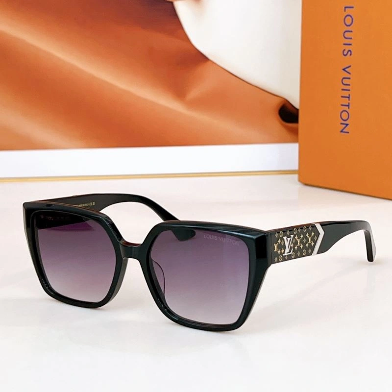 Chic Louis Vuitton Sunglasses 281147
