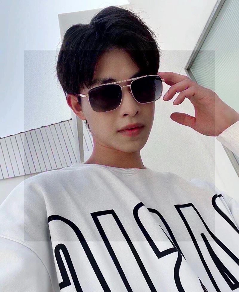 Louis Vuitton Sunglasses SportInspired 281136