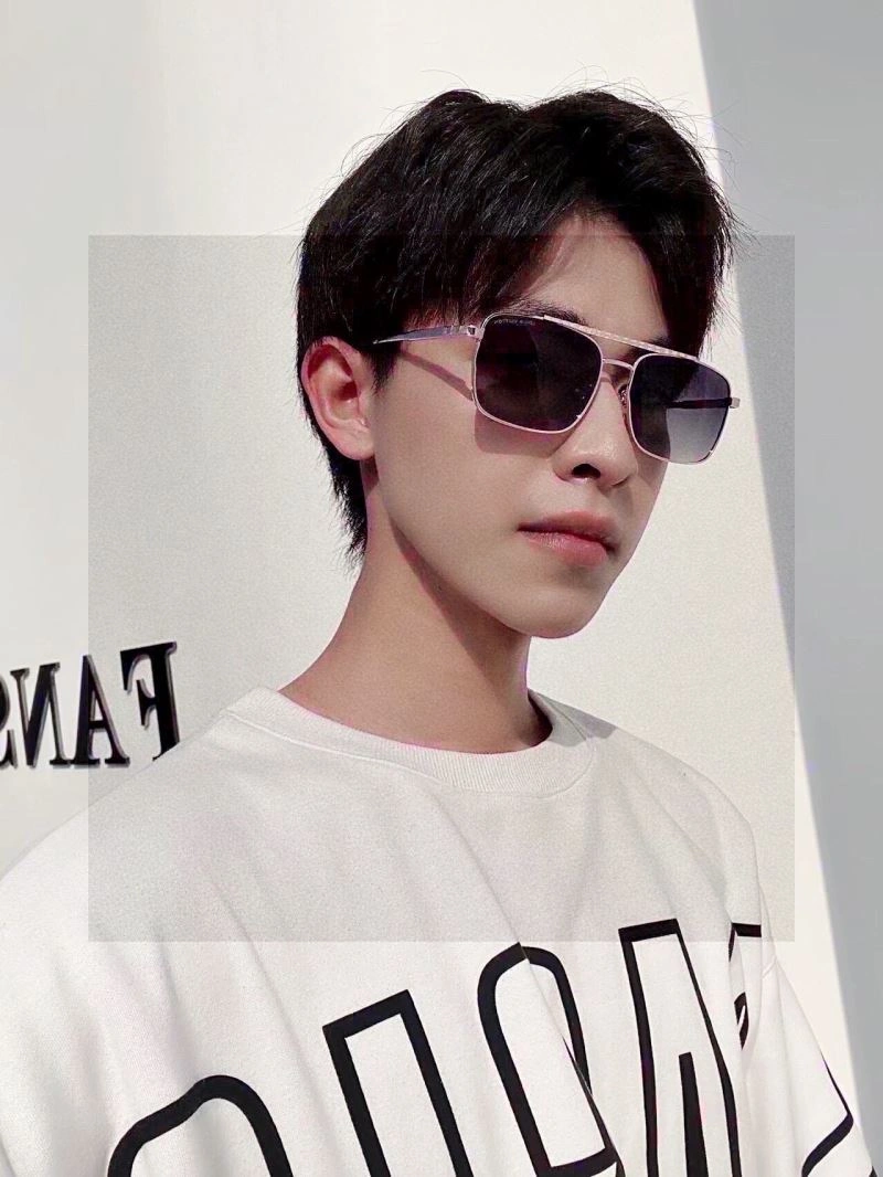 Louis Vuitton Sunglasses SportInspired 281136