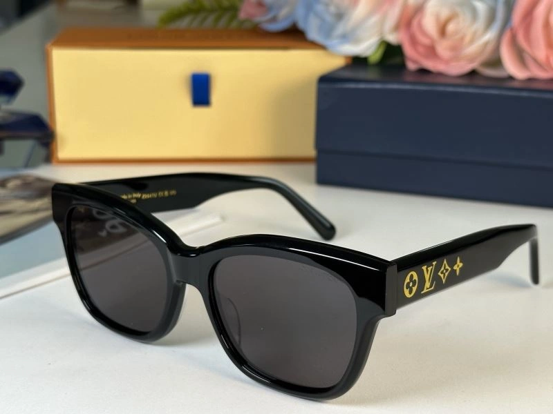 Louis Vuitton Sunglasses Upgraded 281104