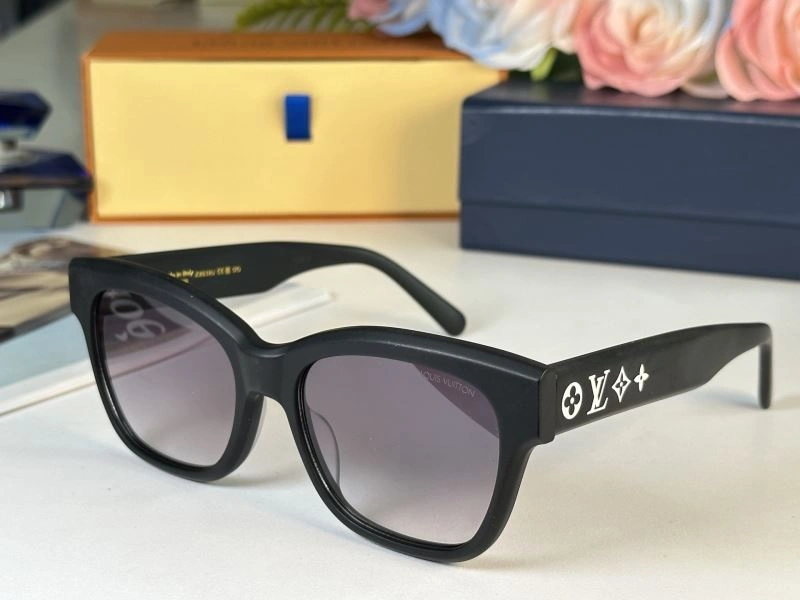 Louis Vuitton Sunglasses Upgraded 281104