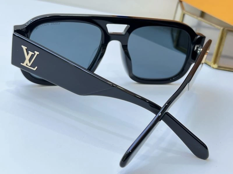 Louis Vuitton Sunglasses FashionForward 281100