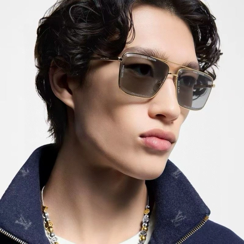 Louis Vuitton Sunglasses Practical 281108