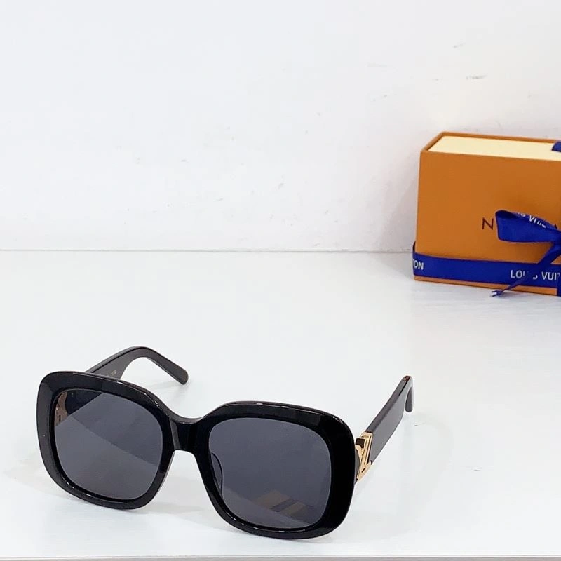 Louis Vuitton Sunglasses Premium 281106