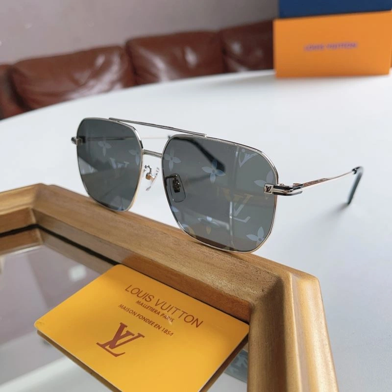 Refined Louis Vuitton Sunglasses 281122