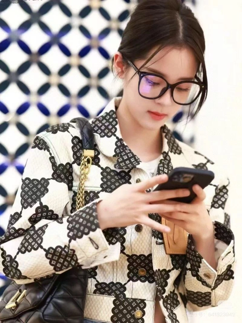 Louis Vuitton Sunglasses Elegant 281077