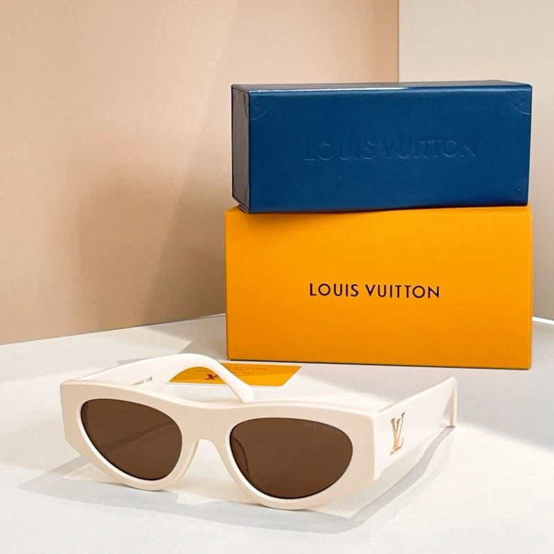 Louis Vuitton Sunglasses Compact 281064
