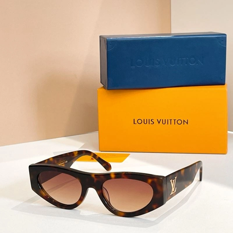 Louis Vuitton Sunglasses Compact 281064