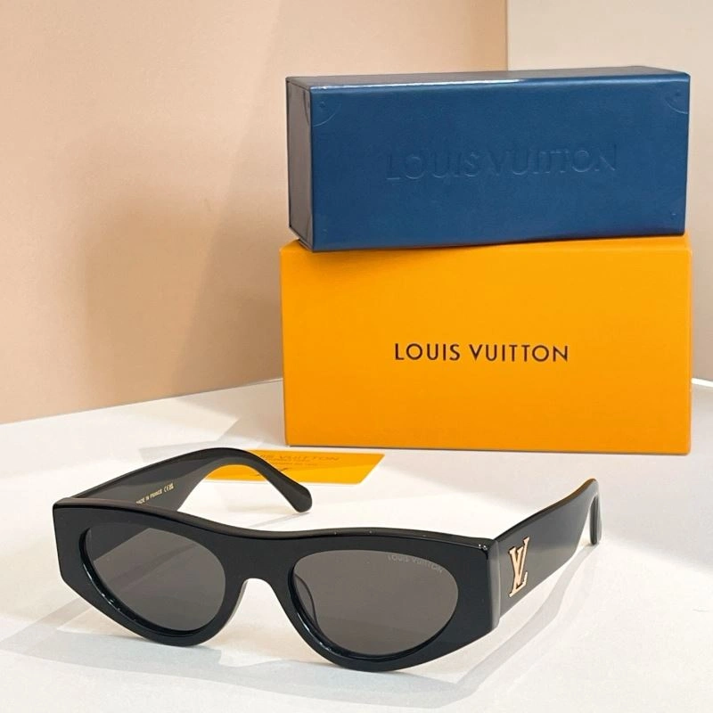 Louis Vuitton Sunglasses Compact 281064