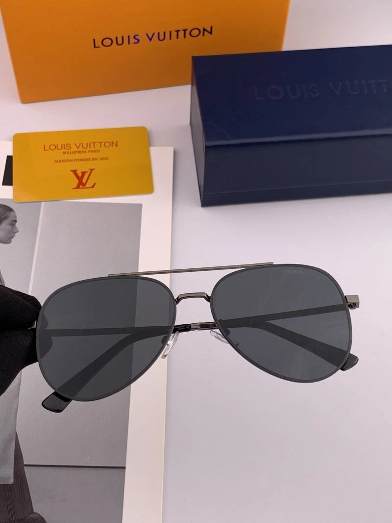 Louis Vuitton Sunglasses Fashionable 281062