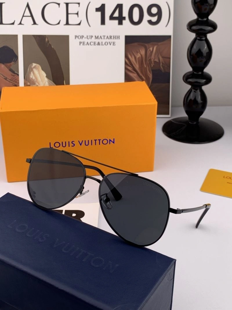 Louis Vuitton Sunglasses Fashionable 281062