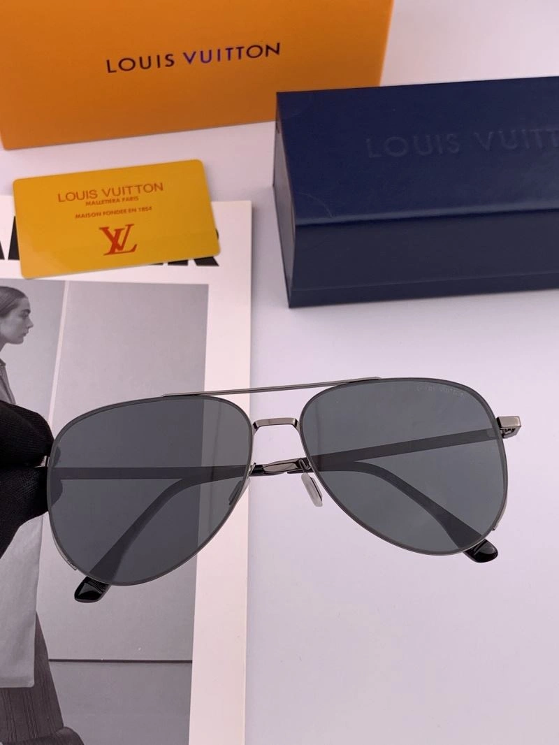 Louis Vuitton Sunglasses UrbanChic 281071