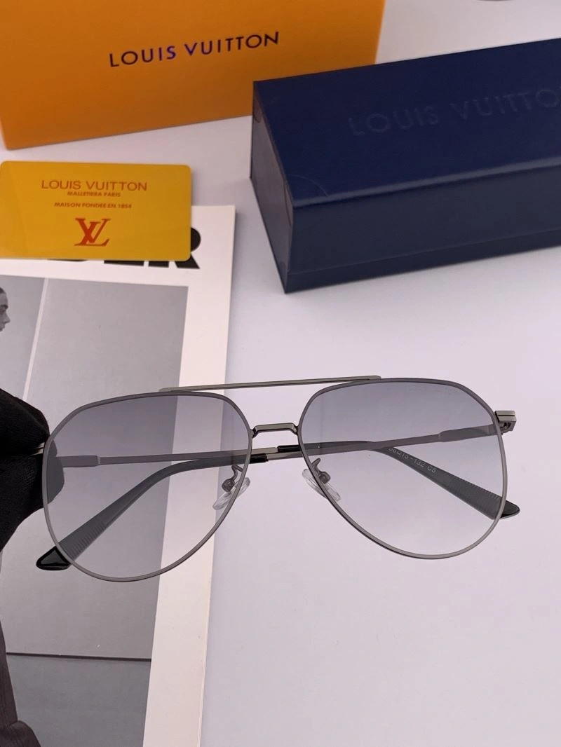 Lightweight Louis Vuitton Sunglasses 281076