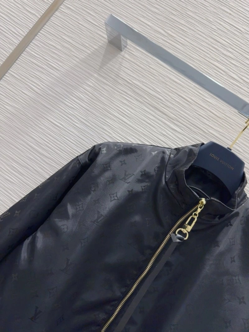 Stretchable Louis Vuitton Sunscreen Jacket 131022