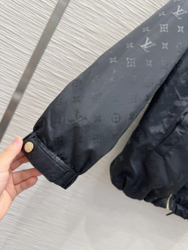 Stretchable Louis Vuitton Sunscreen Jacket 131022