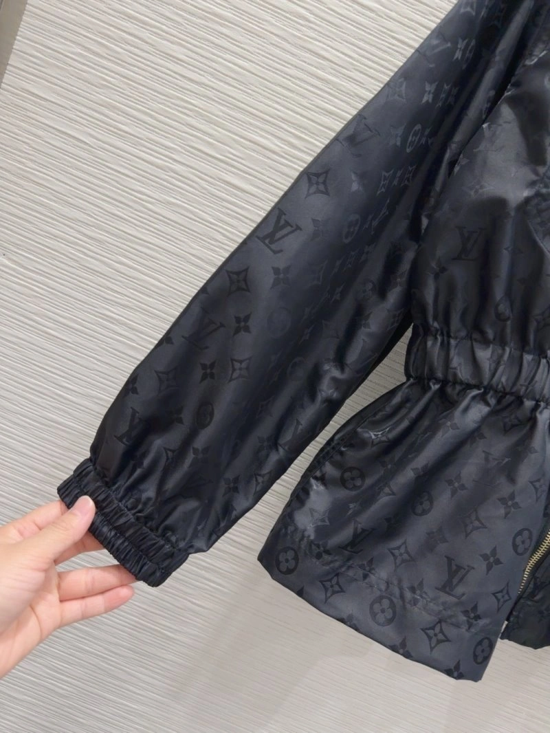 Versatile Louis Vuitton Sunscreen Jacket 131662