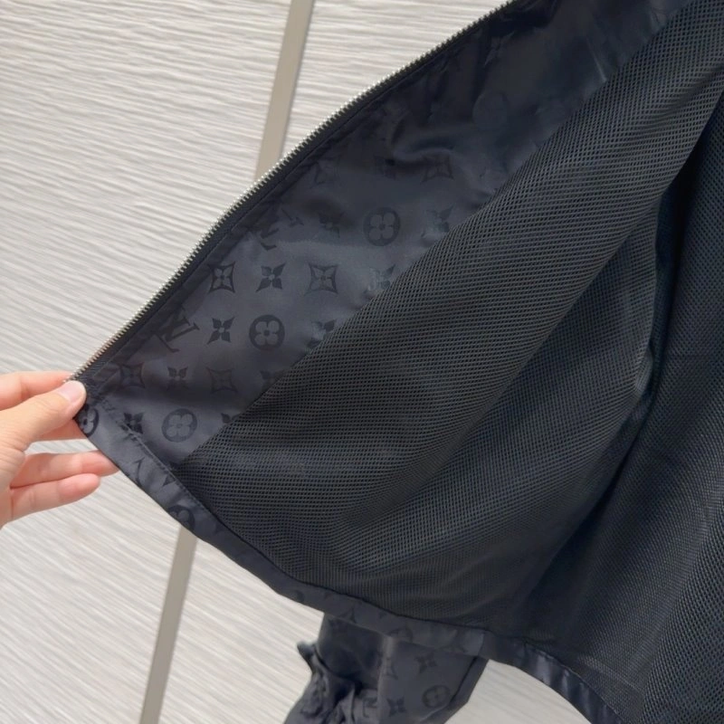 Louis Vuitton Sunscreen Jacket Supportive 131660