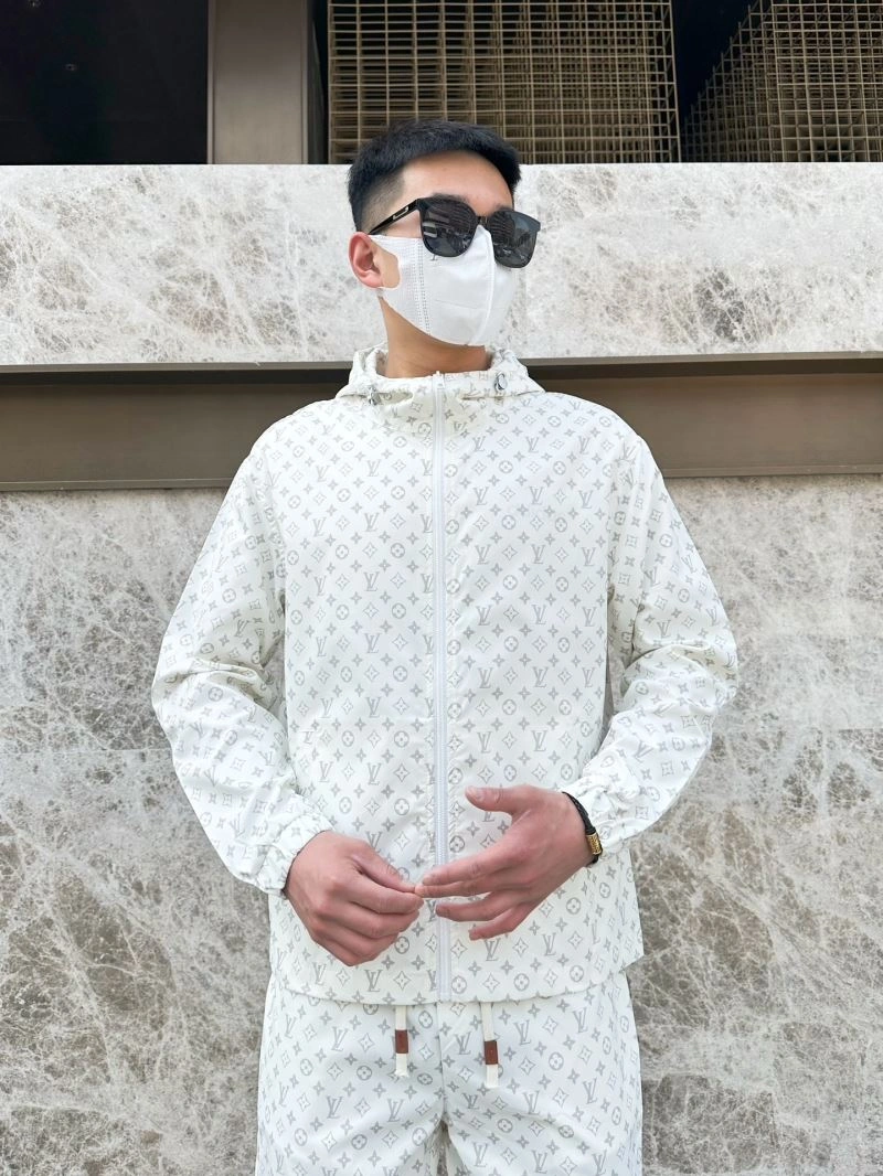 WellDesigned Louis Vuitton Sunscreen Jacket 133646