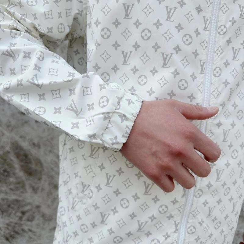 WellDesigned Louis Vuitton Sunscreen Jacket 133646