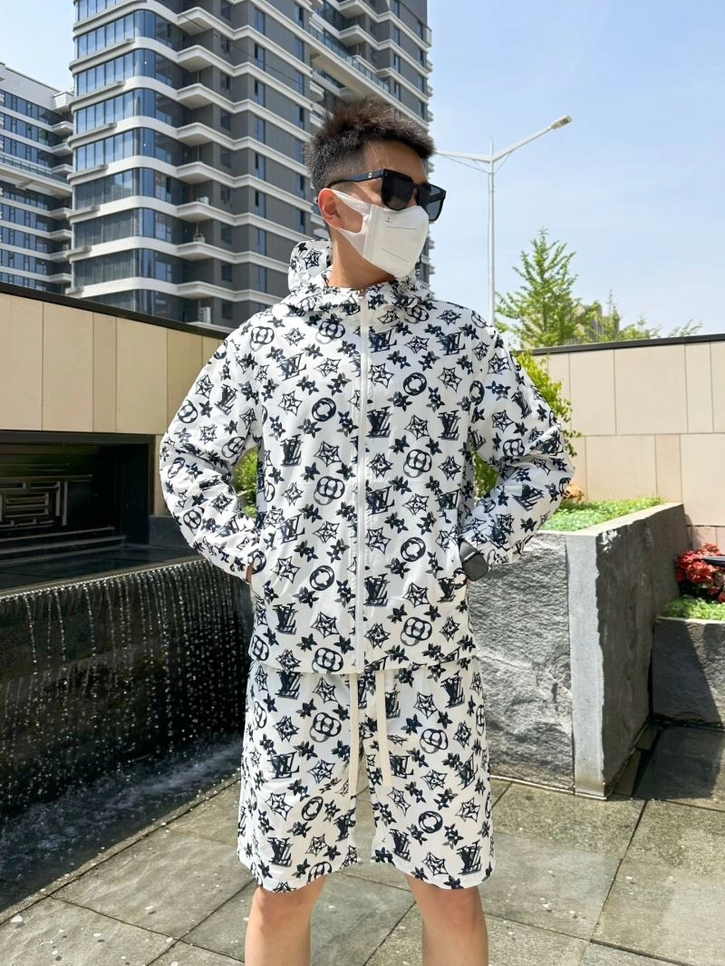 Practical Louis Vuitton Sunscreen Jacket 133652