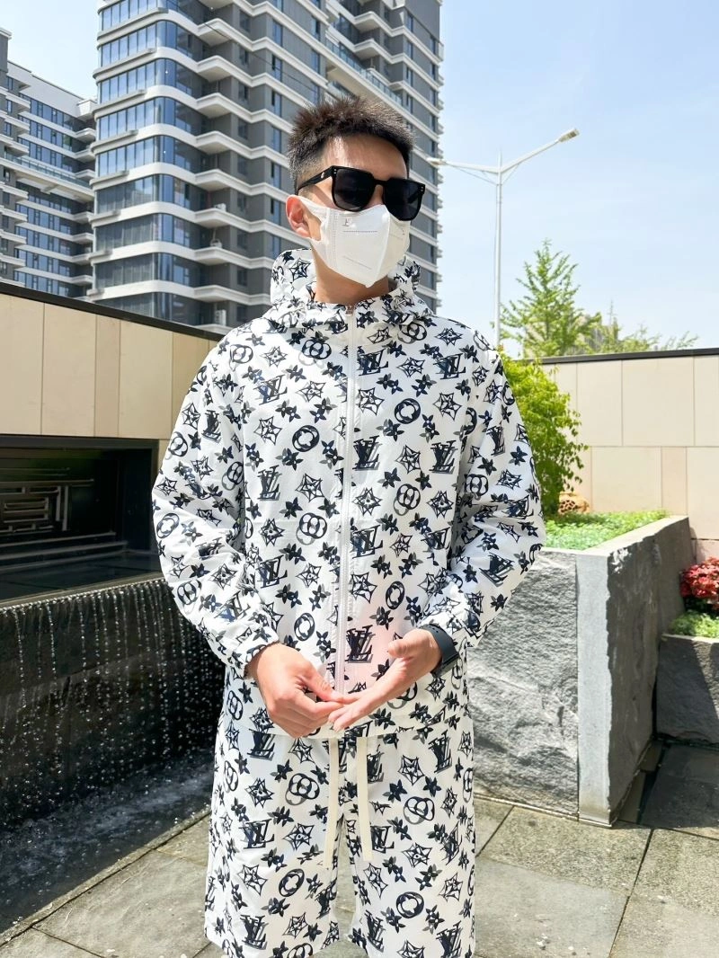 Practical Louis Vuitton Sunscreen Jacket 133652