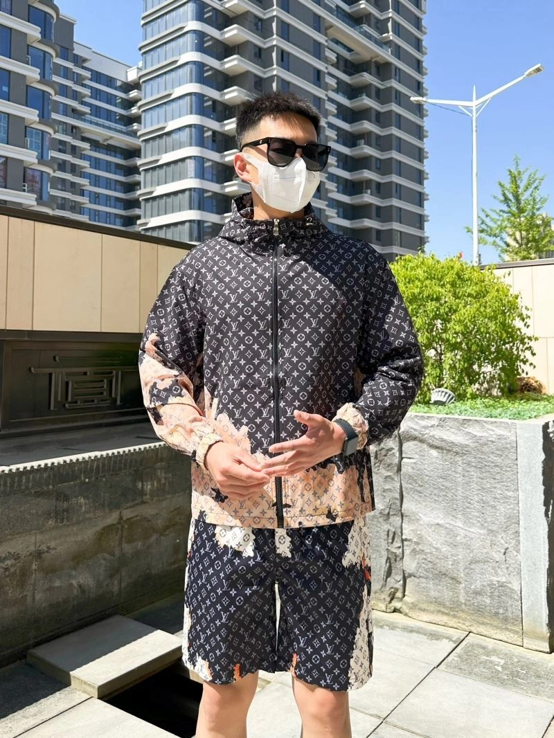 Lightweight Louis Vuitton Sunscreen Jacket 133658