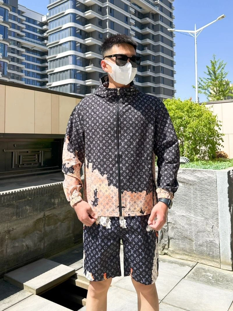 Lightweight Louis Vuitton Sunscreen Jacket 133658