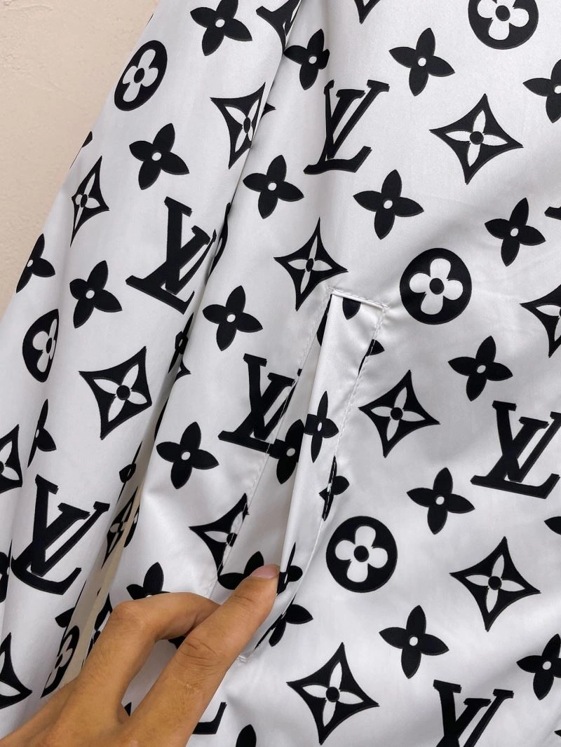 Minimalist Louis Vuitton Sunscreen Jacket 132740