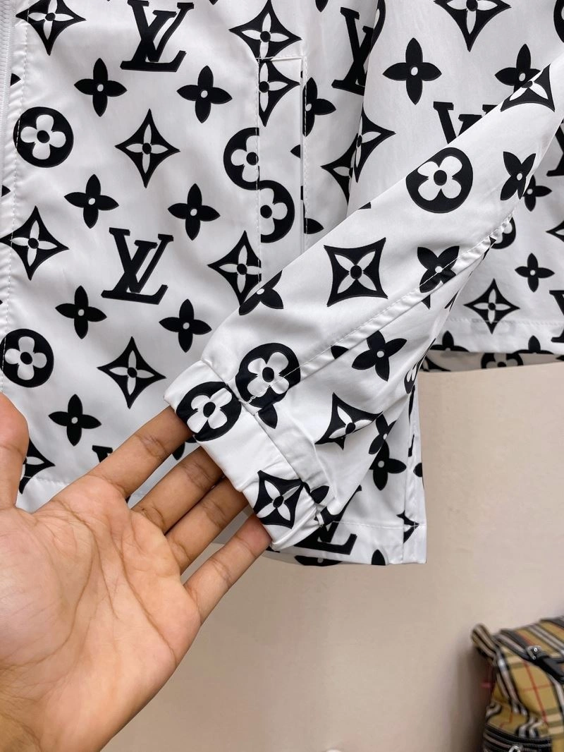 Minimalist Louis Vuitton Sunscreen Jacket 132740